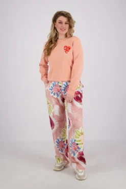 Sweater Chest Artwork Roze